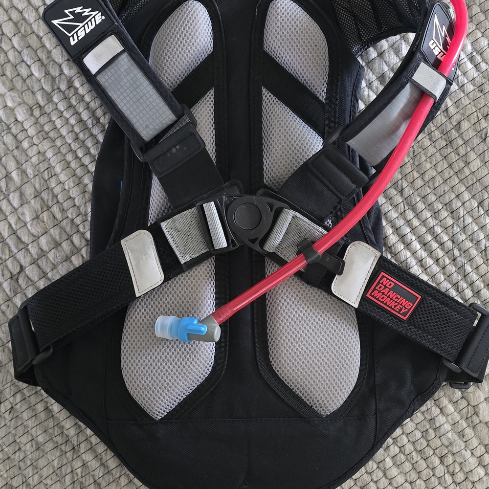 Black Hydration Backpack - Picture 2 of 3
